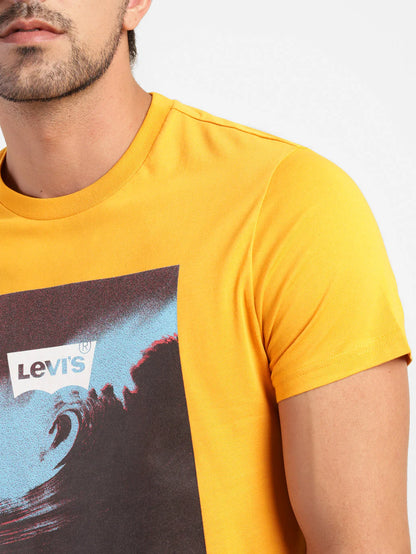 Levi’s Men's Graphic Print Crew Neck T-shirt Yellow