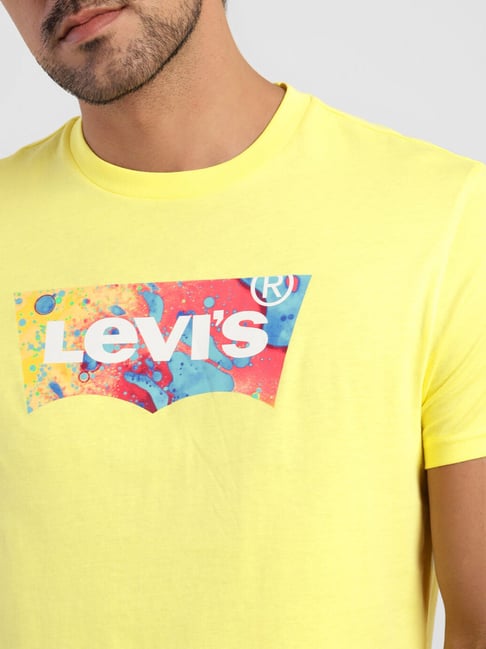 Levi's Daffodil Yellow Pure Cotton Regular Fit Logo Printed T-Shirt