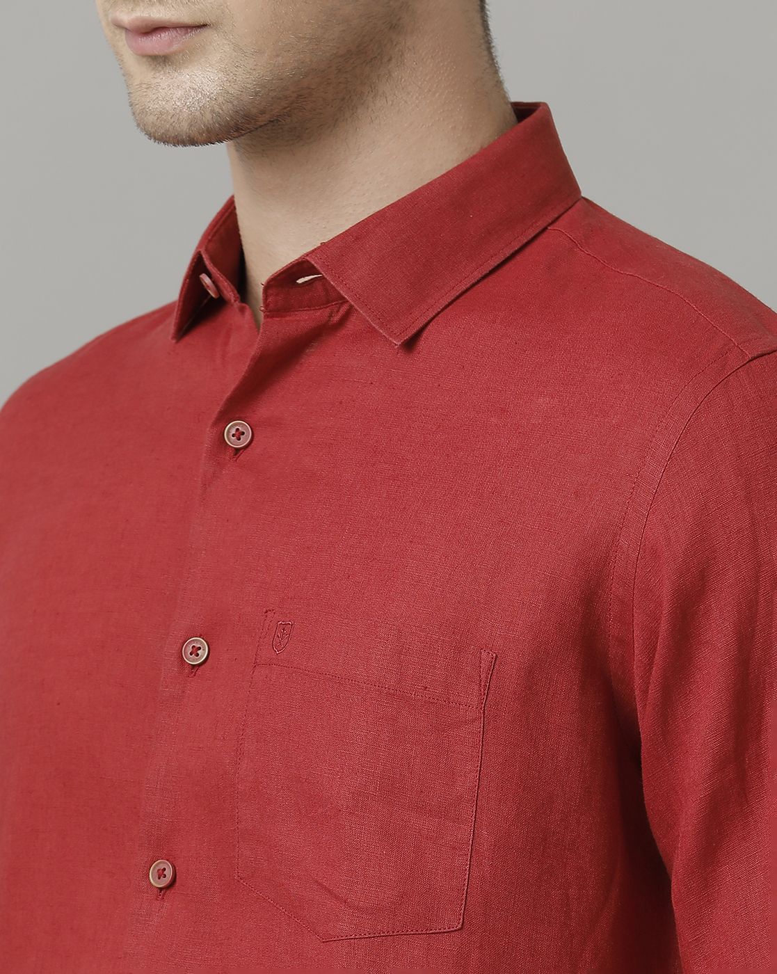 Men's Pure Linen Red Solid Contemporary Fit Full Sleeve Sleeve Casual Shirt