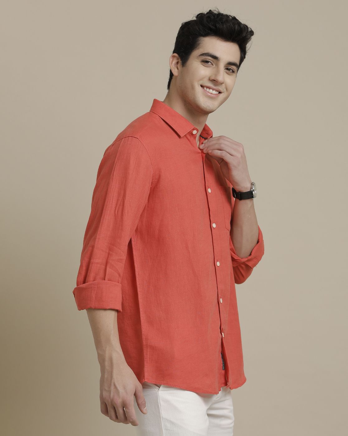 Men's Pure Linen Red Solid Contemporary Fit Full Sleeve Sleeve Casual Shirt