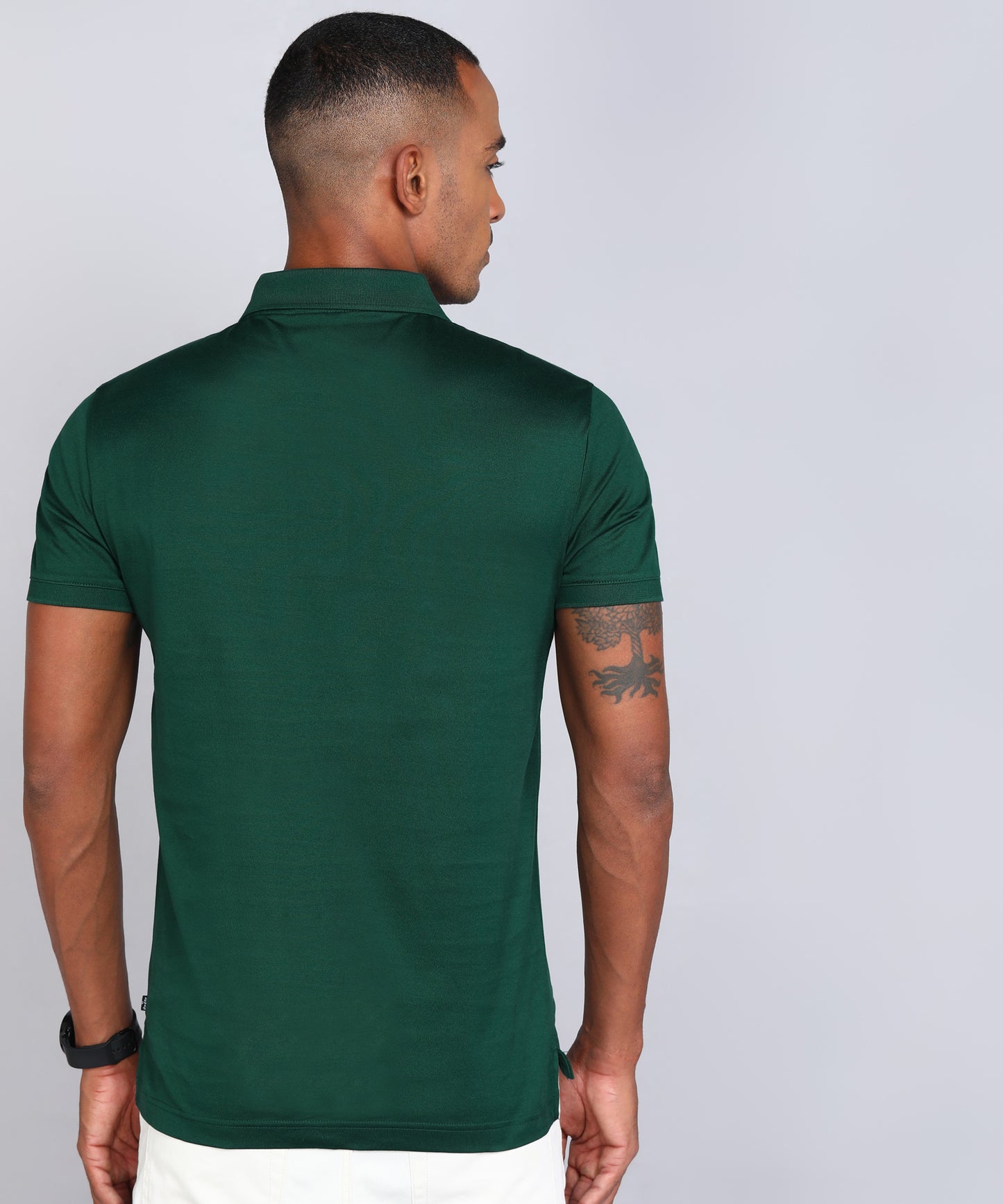 Levi's Men Solid Polo Neck Cotton Blend Green T-Shirt