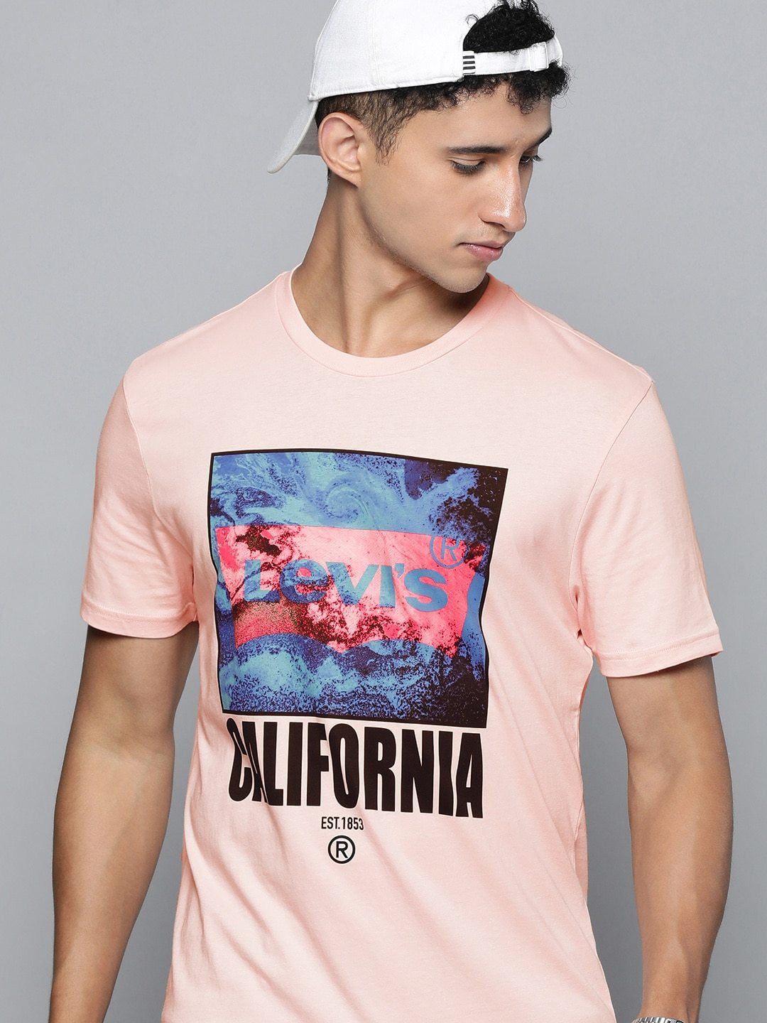 Levi's Men's Regular Fit Tee Men Graphic Print Round Neck Pure Cotton Pink T-Shirt