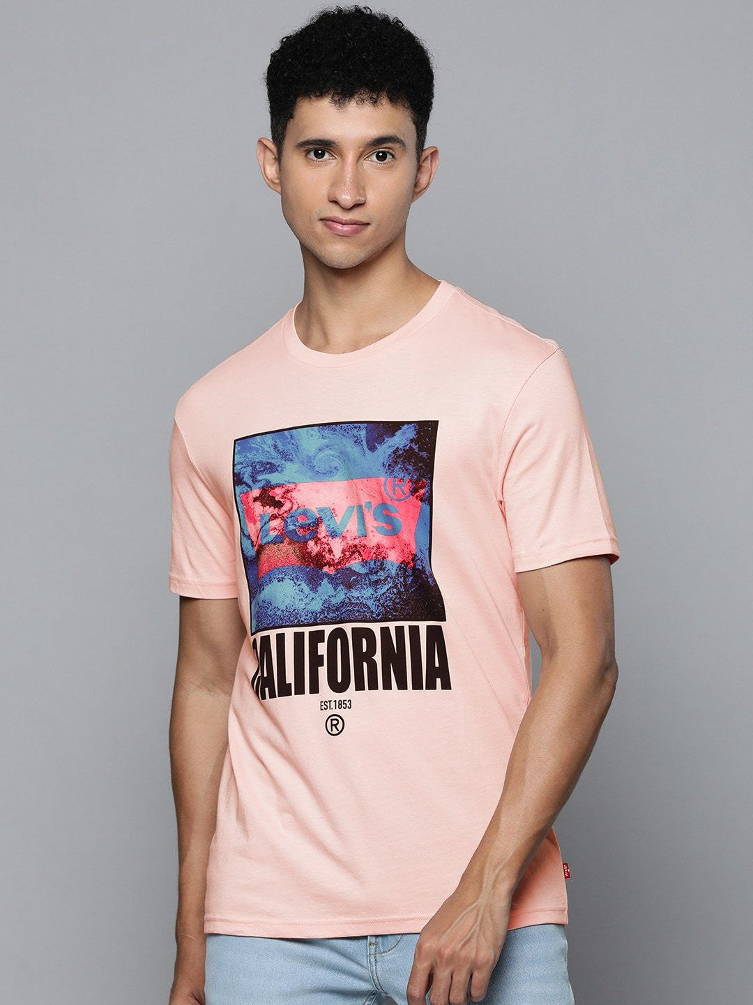 Levi's Men's Regular Fit Tee Men Graphic Print Round Neck Pure Cotton Pink T-Shirt