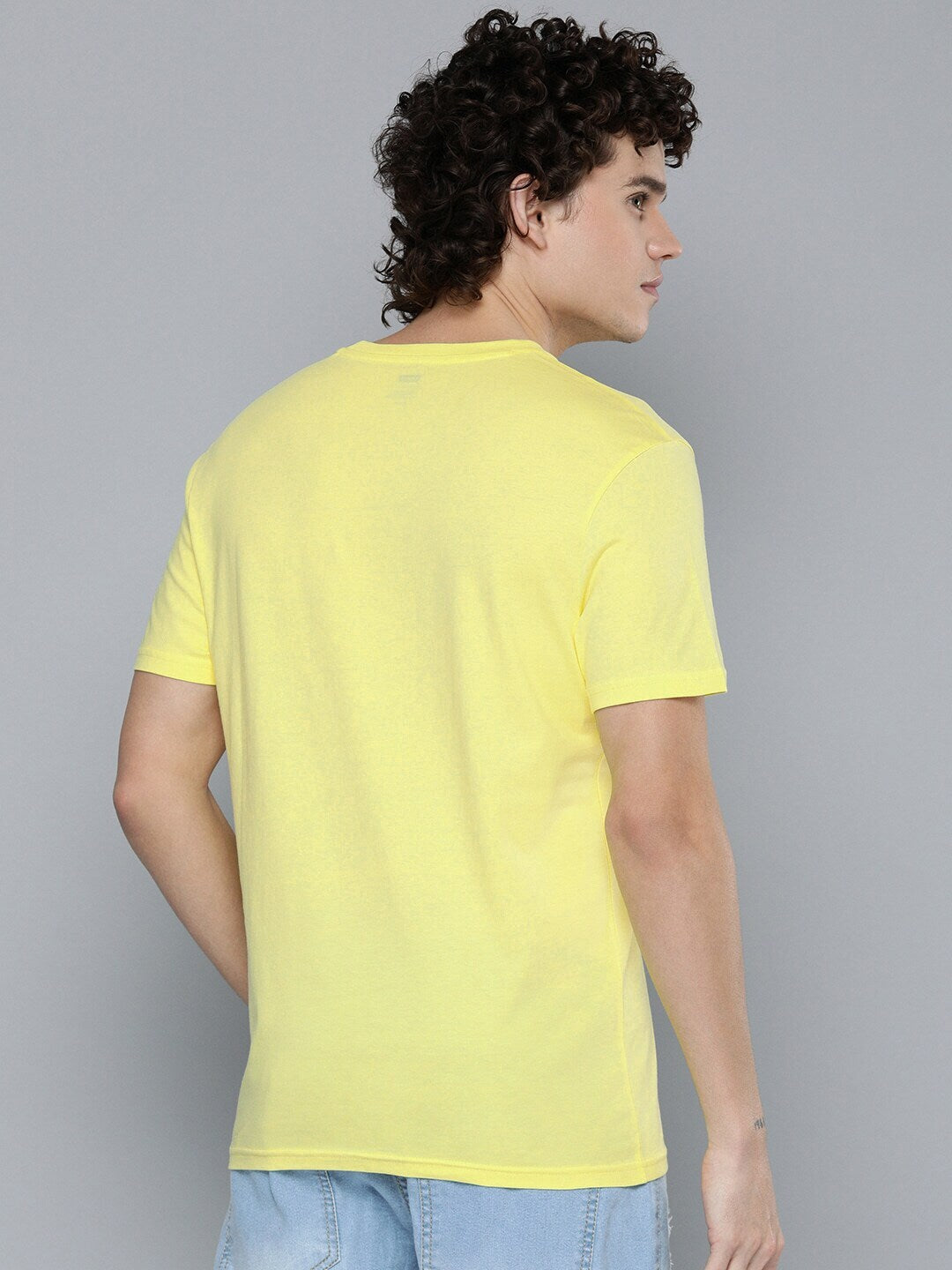 Levi's Men Typography Round Neck Pure Cotton Yellow T-Shirt