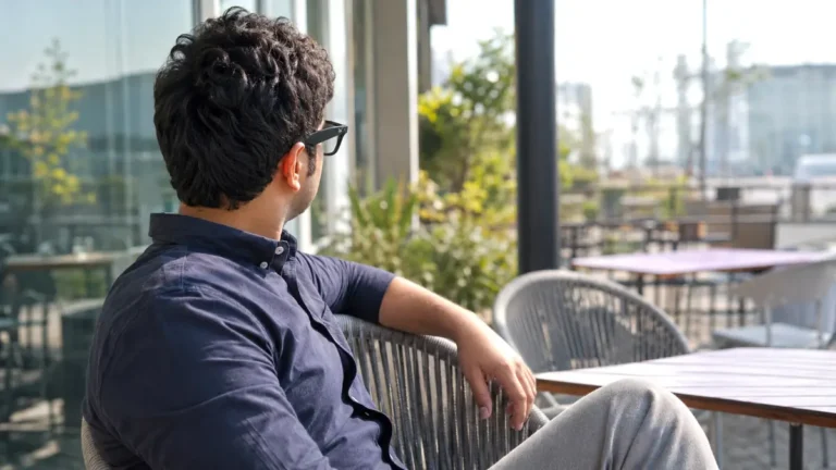 Meta Ray-Ban Gen 2 review by Stylue showing the smart glasses worn in outdoor lighting.