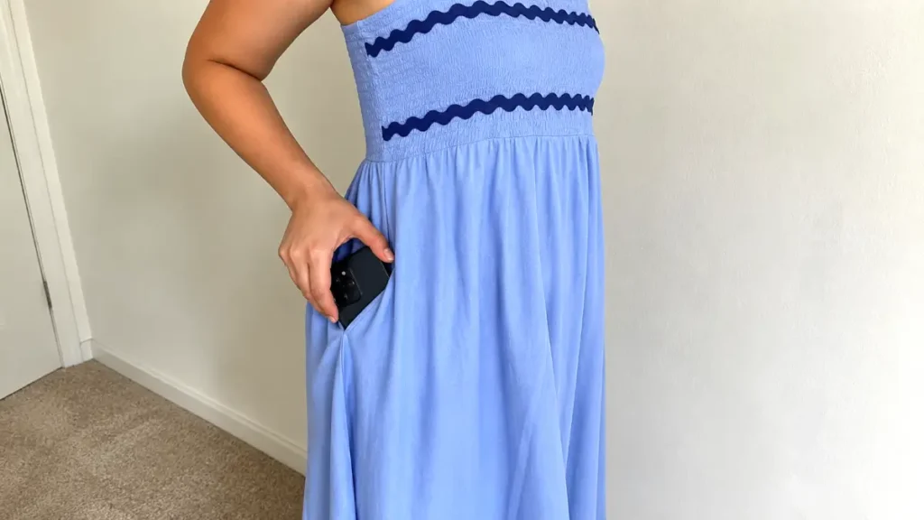 Side pocket of the dress holding a smartphone during testing